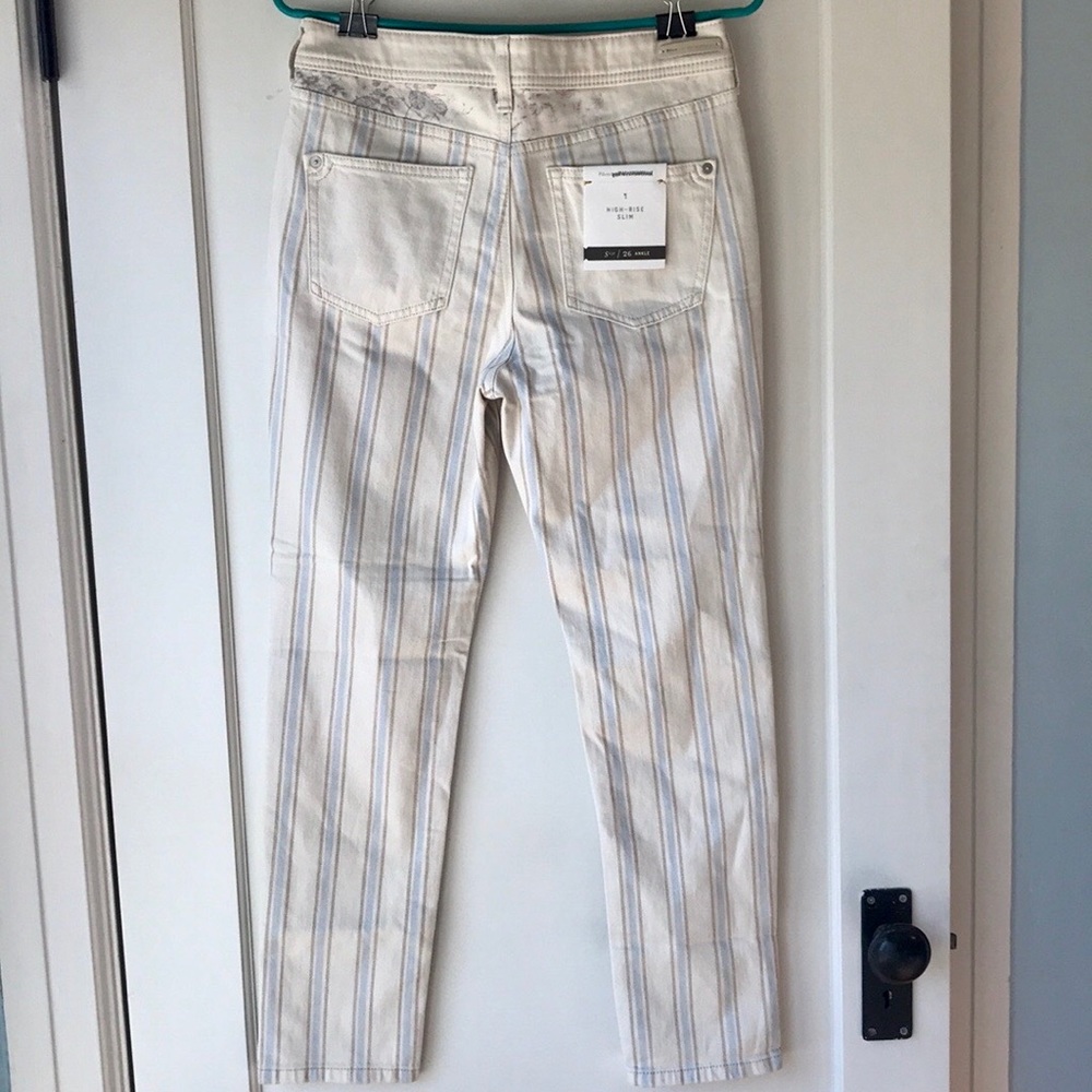 Pilcro Fleur High-Rise Slim Boyfriend Jeans